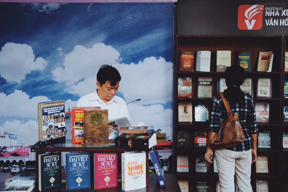 Hội sách TP.HCM 2018: Rộng và nhiều gian hàng đến mức đi vừa phải cầm bản đồ vì sợ lạc - Ảnh 5.