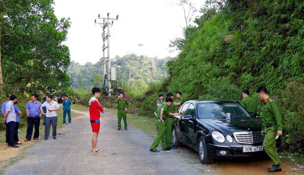 3 người chết trong ô tô ở Hà Giang: Mẹ gọi điện dặn dò con trai lớn có nói tới từ giết - Ảnh 2.