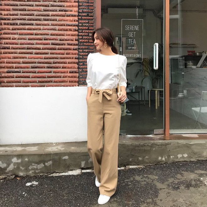 Diện toàn đồ đơn giản nhưng các quý cô Châu Á vẫn đẹp hết nấc trong street style tuần này  - Ảnh 15.