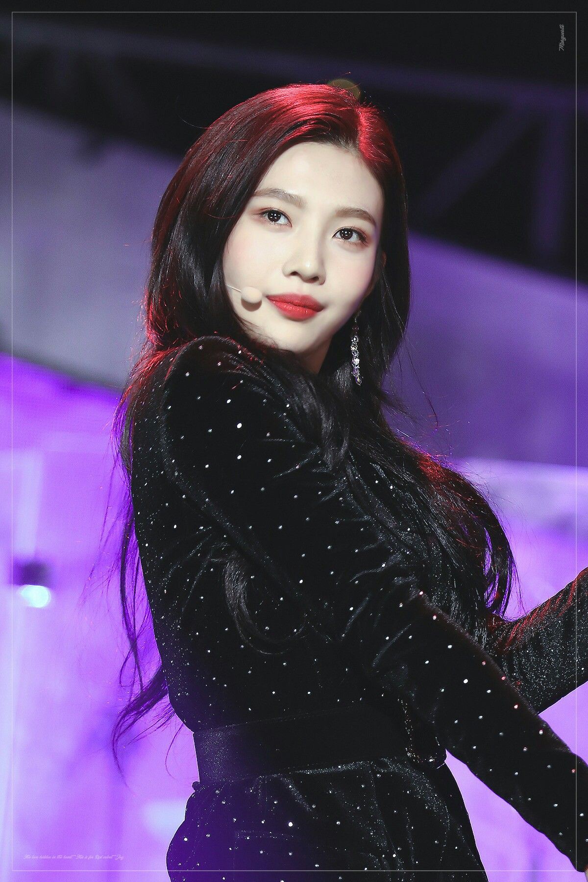 Velvet joy. Joy Red Velvet. Джой пак ред вельвет. Суён из Red Velvet. Группа Red Velvet Джой.