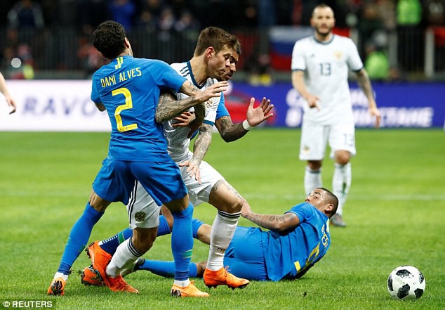 Brazil không Neymar vẫn đè bẹp chủ nhà World Cup 2018 - Ảnh 10.