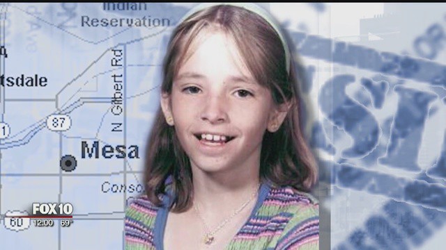 Bé gái 11 tuổi mất tích bí ẩn ngay trước cửa nhà, 19 năm sau người ta tìm thấy tờ 1 USD với lời nhắn kỳ lạ - Ảnh 1.