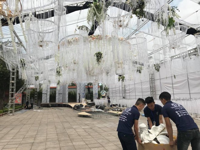 Đám cưới tiền tỷ tại Quảng Ninh với sự góp mặt của nhiều ngôi sao nổi tiếng, mời 1000 khách khiến MXH ngất ngây - Ảnh 8.