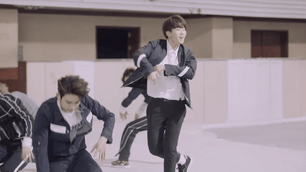 Chẳng n&oacute;i chẳng rằng, GOT7 tung video hậu trường MV mới tặng fan - Ảnh 3.