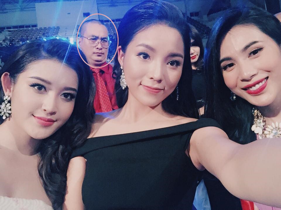 Bận sống ảo, sao Việt liên tục để những kẻ phá bĩnh đáng yêu lọt khung hình - Ảnh 22. Bận sống ảo, sao Việt liên tục để những kẻ phá bĩnh đáng yêu lọt khung hình - Ảnh 22.
