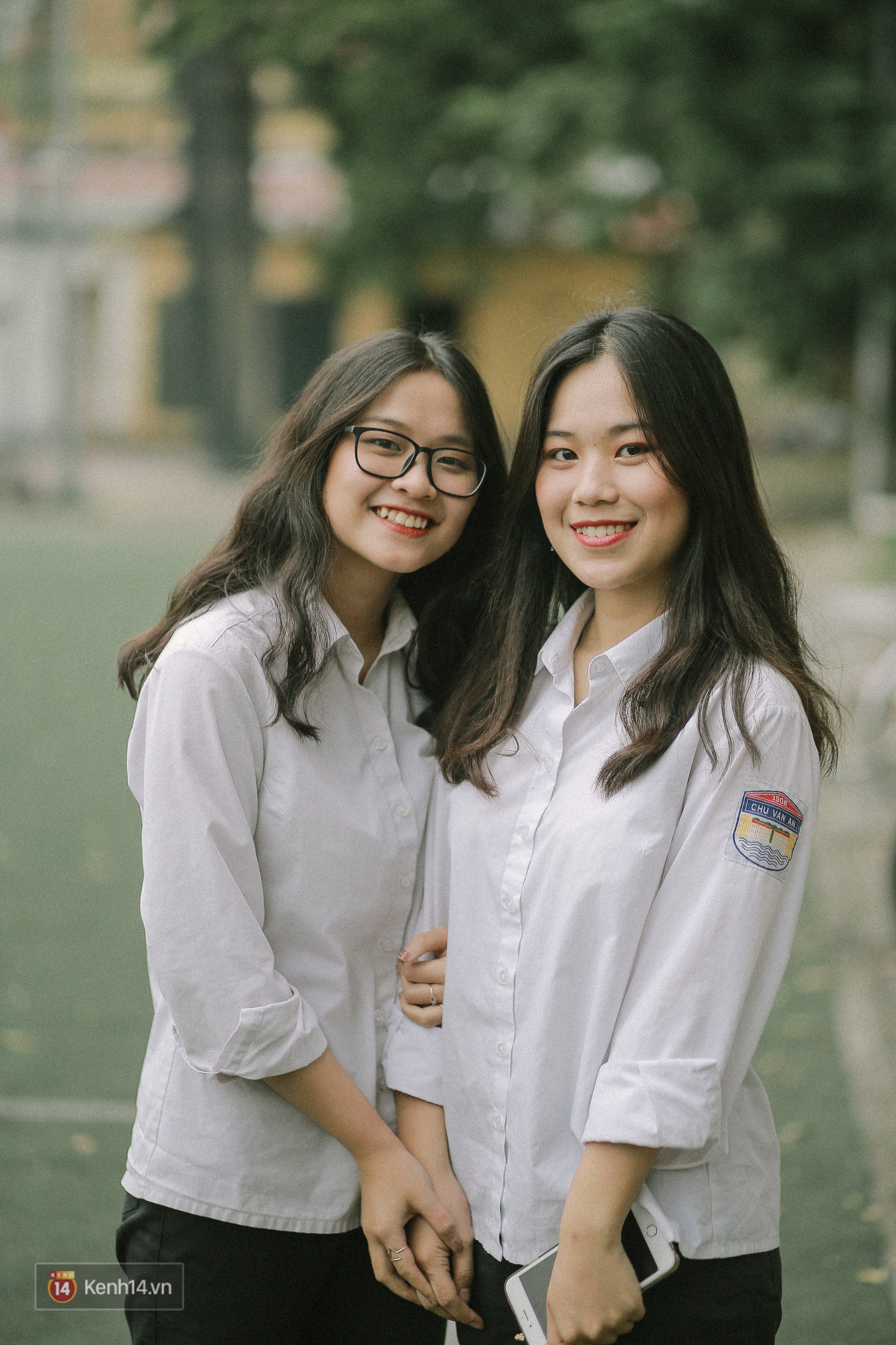 Teen Chu Văn An rạng rỡ ngày xếp chữ chia tay tuổi học trò - Ảnh 3. Teen Chu Văn An rạng rỡ ngày xếp chữ chia tay tuổi học trò - Ảnh 3.