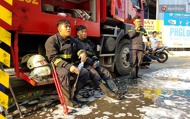 Ká» vá» nhá»¯ng ngÆ°á»i hÃ¹ng cá»©u náº¡n giá»¯a láº±n ranh sinh tá»­: cháº¡y vÃ o chá» cháº¿t Äá» giÃ nh láº¥y sá»± sá»ng cho ngÆ°á»i khÃ¡c! - áº¢nh 5.