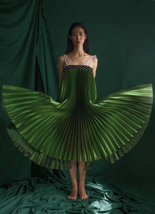Bảo Anh tái sử dụng chiếc váy gây mâu thuẫn của Angela Phương Trinh, nhưng theo cách khác hẳn - Ảnh 4.