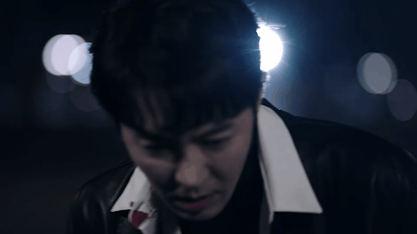 Sau 18 năm, các anh già Shinhwa vẫn bị đánh chảy máu mũi trong MV remake - Ảnh 2.