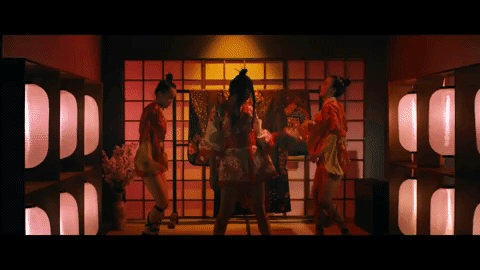 Trước Mỹ Tâm, những mỹ nhân Vpop này cũng khiến fan mê mẩn với hình ảnh geisha trong MV - Ảnh 14.