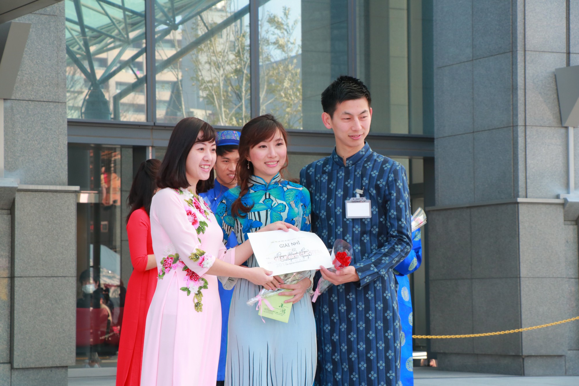 Vũ Cát Tường đến Nhật, quậy tưng bừng cùng du học sinh tại Lễ hội văn hóa Việt Nam 2018 - Ảnh 12. Vũ Cát Tường đến Nhật, quậy tưng bừng cùng du học sinh tại Lễ hội văn hóa Việt Nam 2018 - Ảnh 12.