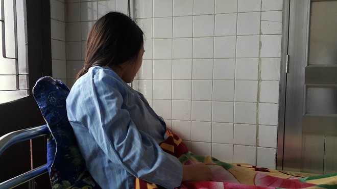 Vụ giáo viên bị đánh dù van xin đang mang thai: Bác sỹ thông tin về thai nhi - Ảnh 1.