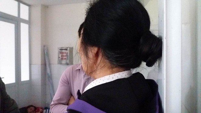 Tạm giữ hình sự người chồng tạt axit vợ cũ trước mặt con gái 8 tuổi khiến nạn nhân nguy kịch - Ảnh 3.