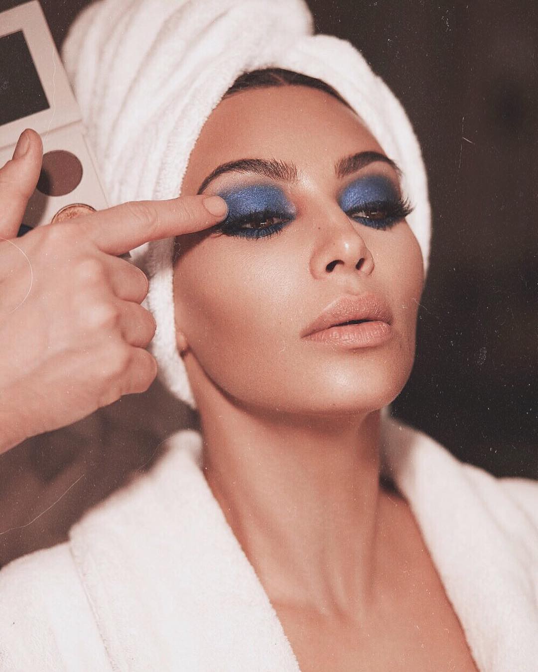 Vừa tung clip nhá hàng, bảng màu mắt mới của Kim Kardashian đã khiến dân tình bấn loạn vì lên màu siêu đỉnh - Ảnh 5.