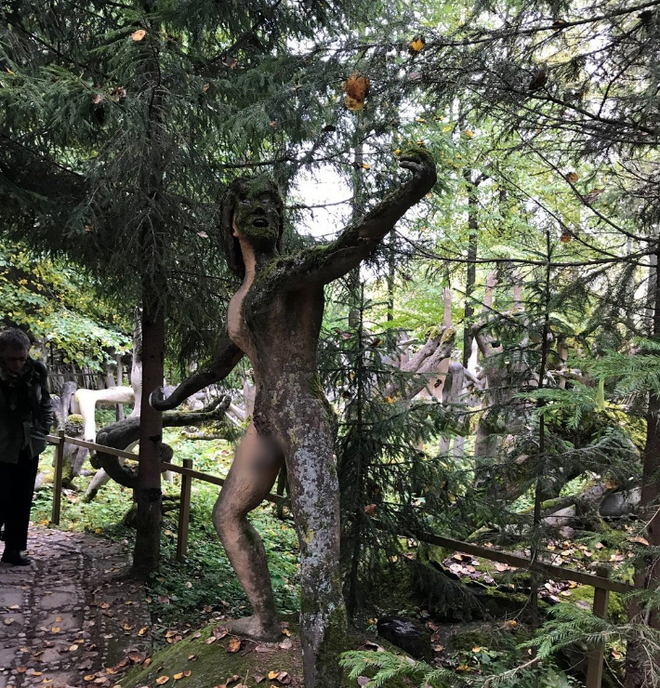 Những khu vườn tượng kinh dị nhất thế giới: Khu thứ ba sẽ dọa bạn sợ chết khiếp, miễn ph&iacute; cũng &iacute;t ai d&aacute;m b&eacute;n mảng - Ảnh 22.