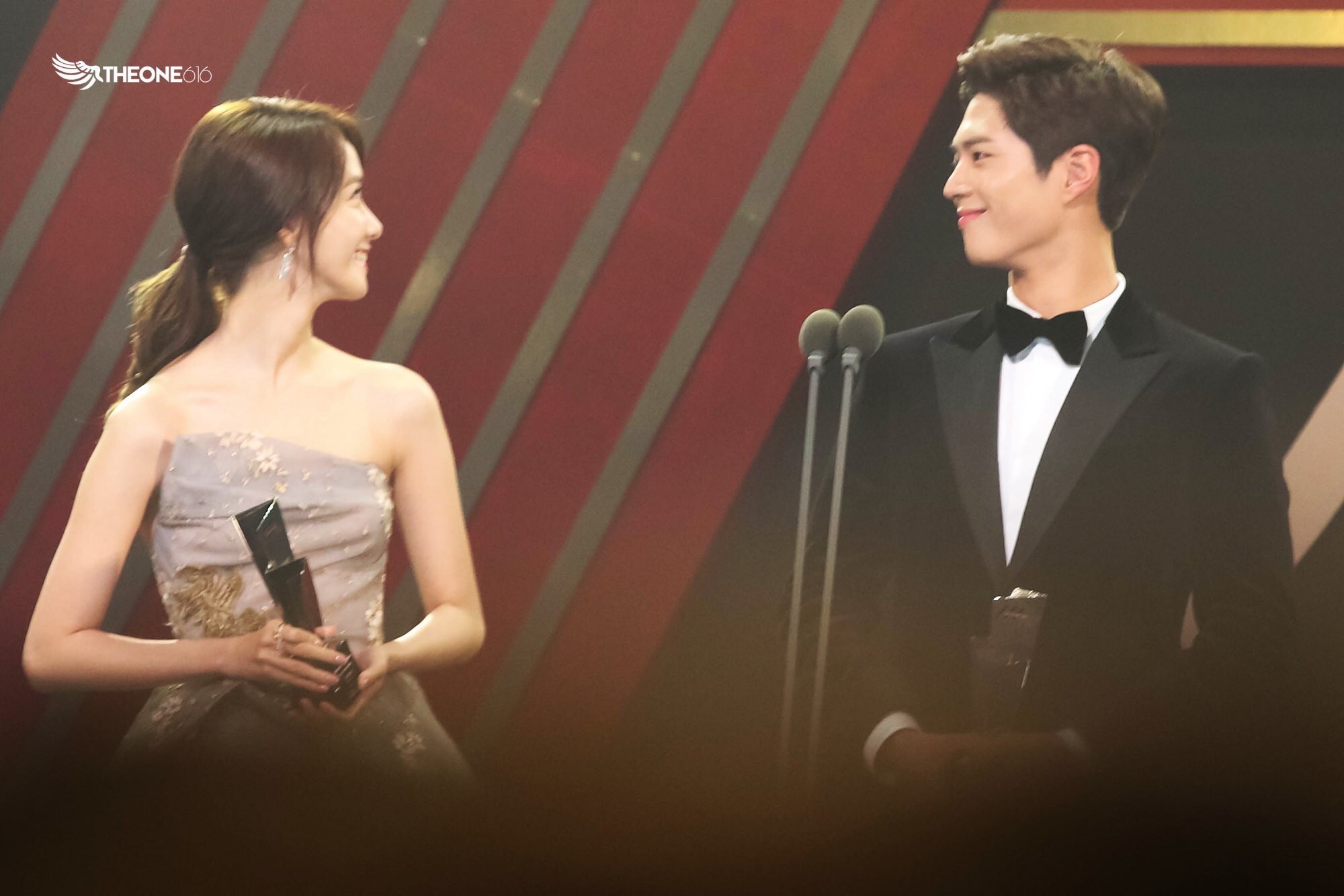 Cặp đôi nhan sắc cực phẩm Yoona và Park Bo Gum: Tình cờ nhiều lần như định mệnh, tình ý bùng nổ còn hơn phim - Ảnh 19.