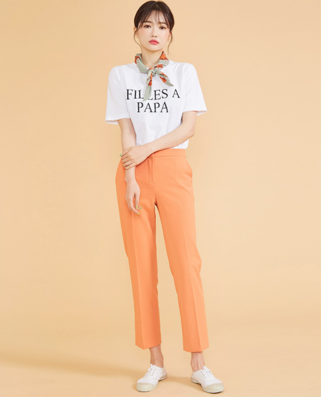 Đây chính là lý do vì sao quần vải đang dần “chiếm chỗ” của quần jeans trong tủ đồ của các nàng - Ảnh 7.