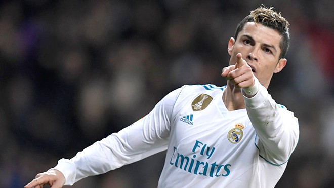 Real Madrid: Hễ Ronaldo tỏa sáng, lại có âm mưu trù dập anh - Ảnh 1.