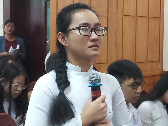 Sẽ xem x&eacute;t kỷ luật vụ c&ocirc; gi&aacute;o khiến học sinh kh&oacute;c - Ảnh 2.