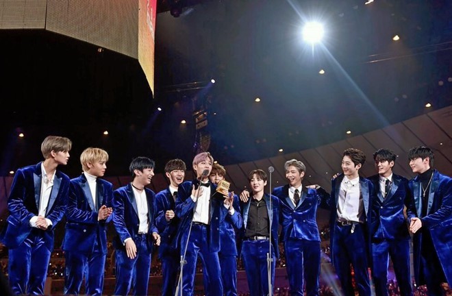 40 nhân vật quyền lực nhất Hàn Quốc 2018: BTS và Wanna One giữ ngôi vương, quá nhiều nghệ sĩ đình đám xếp hạng thấp - Ảnh 4.