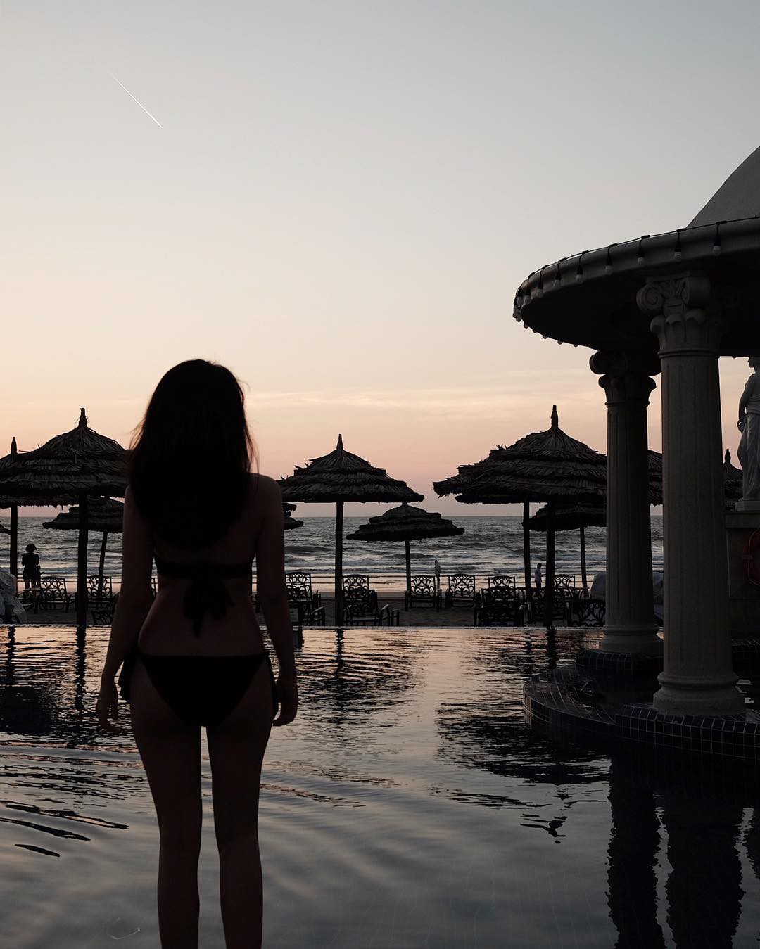 Chưa đến hè mà hot girl Việt đã sexy hết cỡ với bikini rồi! - Ảnh 17.
