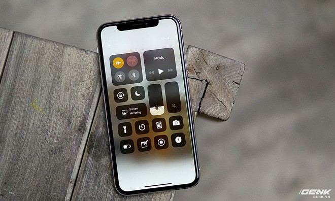 Là một Android fan lâu năm, đây là những thứ sẽ khiến tôi phải “nhớ nhung” sau 10 ngày trải nghiệm iPhone X - Ảnh 11.