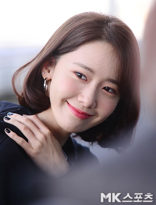 Cả một bầu trời nhan sắc tại sân bay: Yoona lại đẹp khó tin, nam phụ quốc dân lấn át cả nam thần SHINee - Ảnh 7.