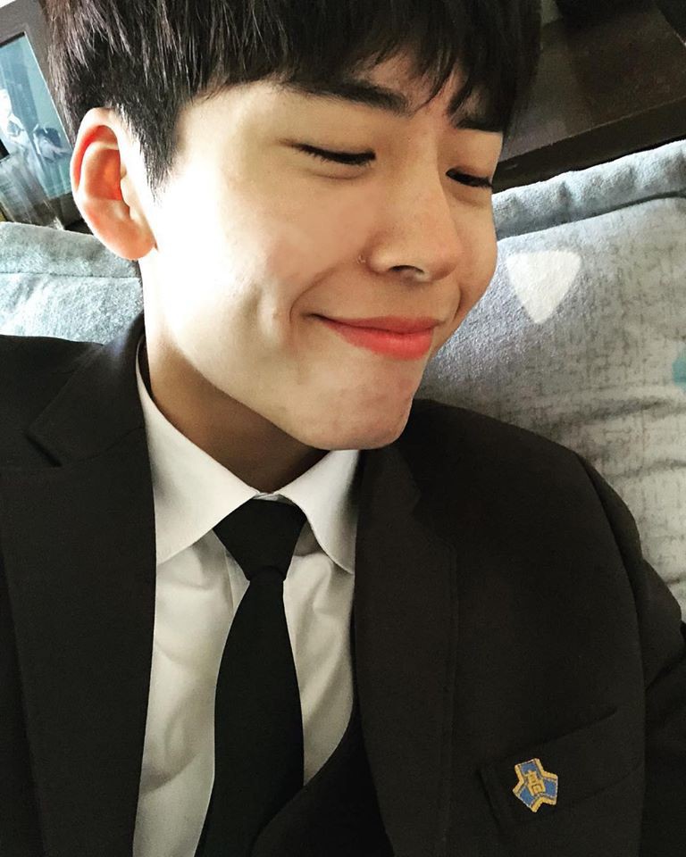 Chàng trai với gương mặt giống hệt Park Bo Gum, đến fan ruột còn tưởng đây là thần tượng thời trẻ - Ảnh 9. Chàng trai với gương mặt giống hệt Park Bo Gum, đến fan ruột còn tưởng đây là thần tượng thời trẻ - Ảnh 9.