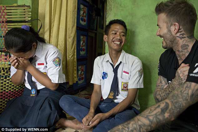 Không tới châu Á để đá bóng, David Beckham vẫn được người hâm mộ hò reo, tán thưởng với vai trò mới đầy ý nghĩa - Ảnh 5.