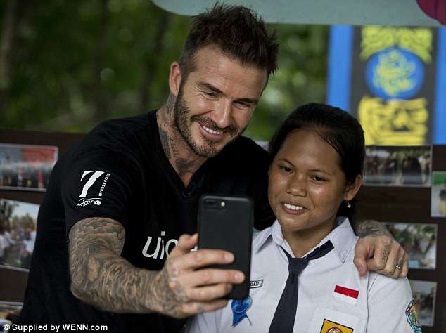 Không tới châu Á để đá bóng, David Beckham vẫn được người hâm mộ hò reo, tán thưởng với vai trò mới đầy ý nghĩa - Ảnh 2.