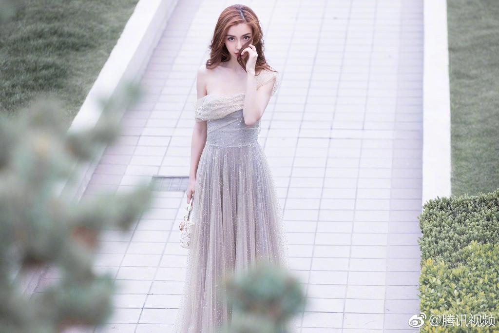 Chiếm spotlight MXH ngày hôm nay: Angela Baby đẹp khó tin, không thể tìm nổi bức ảnh dìm hàng - Ảnh 7.