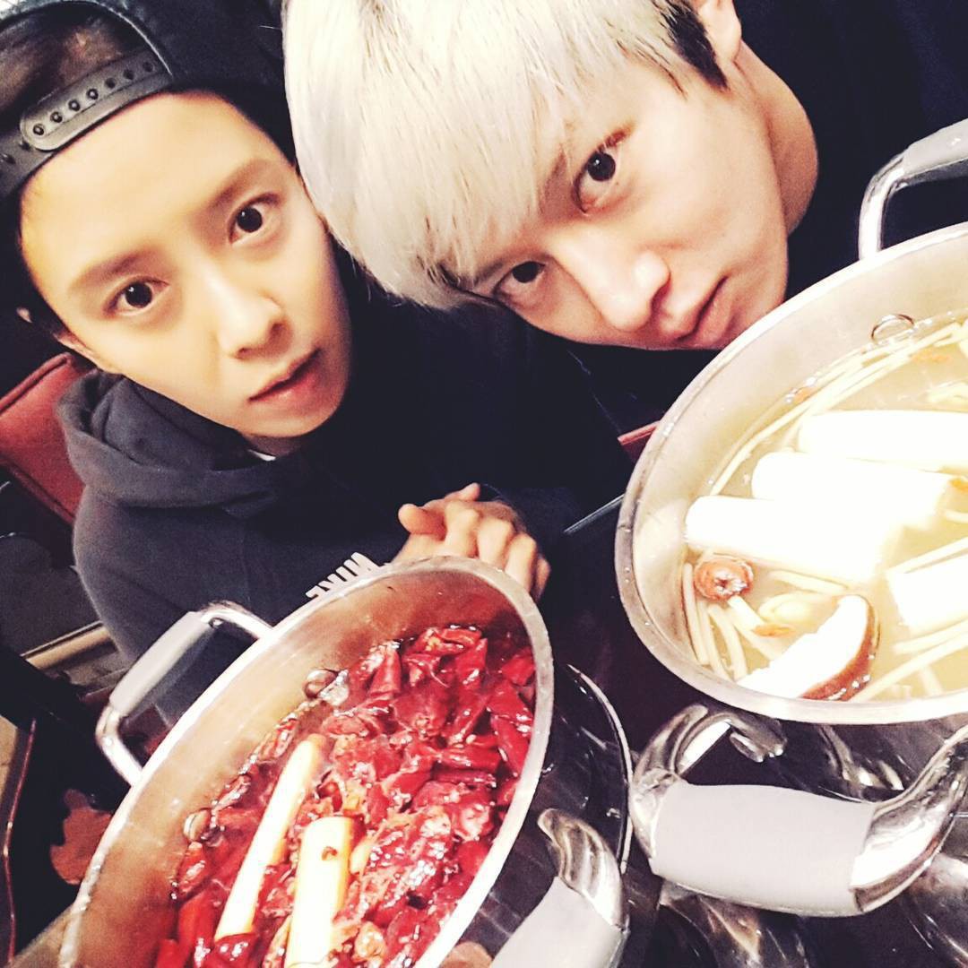 Song Ji Hyo sợ trò chuyện trên radio là tại... Heechul (Super Junior) - Ảnh 2. Song Ji Hyo sợ trò chuyện trên radio là tại... Heechul (Super Junior) - Ảnh 2.