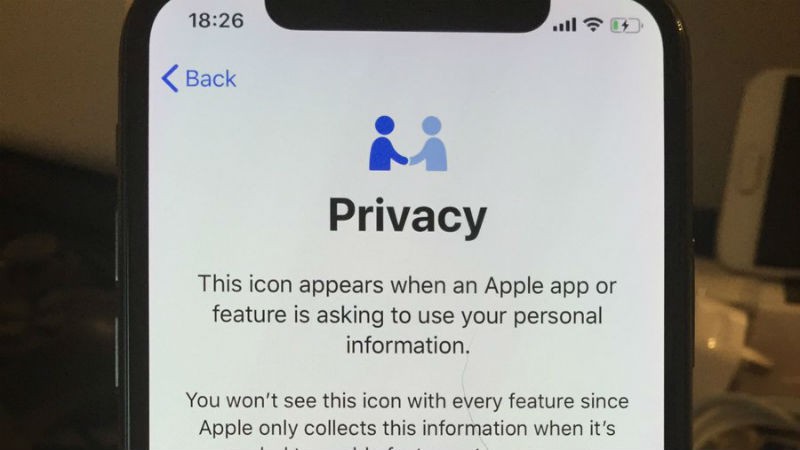 Apple vừa cho cập nhật iOS 11.3: iPhone chạy nhanh vù vù, thoải mái tắt tính năng bị làm chậm - Ảnh 3. Apple vừa cho cập nhật iOS 11.3: iPhone chạy nhanh vù vù, thoải mái tắt tính năng bị làm chậm - Ảnh 3.