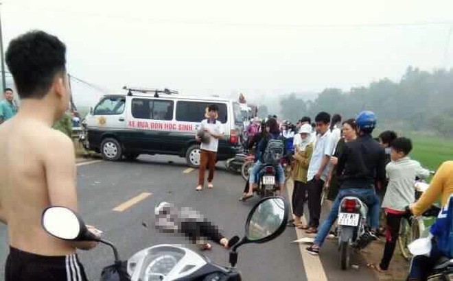 Nữ giáo viên tử vong thương tâm sau va chạm với xe đưa đón học sinh - Ảnh 1.