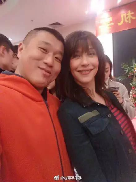 Sao Zack and Cody tiến công Trung Quốc, cặp kè bạn gái 9X của Lộc Hàm - Ảnh 3.
