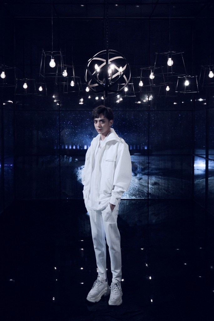 Soobin Hoàng Sơn mạo hiểm thử sức với thể loại Funky khó nghe, tự tin khoe vũ đạo trong MV mới - Ảnh 6. Soobin Hoàng Sơn mạo hiểm thử sức với thể loại Funky khó nghe, tự tin khoe vũ đạo trong MV mới - Ảnh 6.