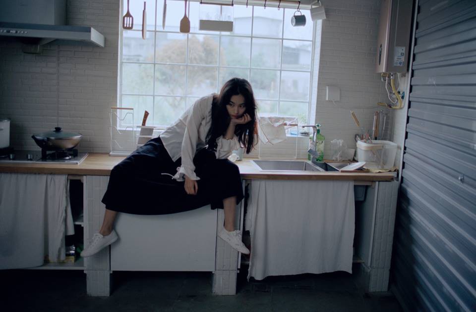 Một khi đã có thần thái thì chụp ảnh bằng film cũ cũng đủ làm dân tình ngây ngất - Ảnh 9.