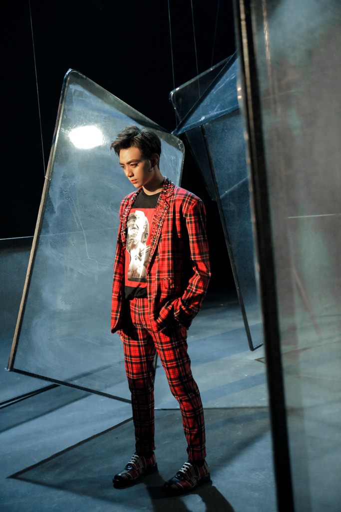 Soobin Hoàng Sơn mạo hiểm thử sức với thể loại Funky khó nghe, tự tin khoe vũ đạo trong MV mới - Ảnh 4. Soobin Hoàng Sơn mạo hiểm thử sức với thể loại Funky khó nghe, tự tin khoe vũ đạo trong MV mới - Ảnh 4.
