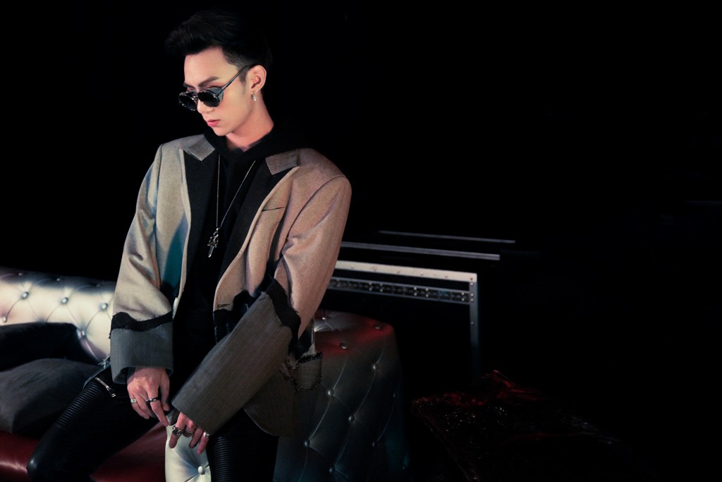 Soobin Hoàng Sơn mạo hiểm thử sức với thể loại Funky khó nghe, tự tin khoe vũ đạo trong MV mới - Ảnh 2. Soobin Hoàng Sơn mạo hiểm thử sức với thể loại Funky khó nghe, tự tin khoe vũ đạo trong MV mới - Ảnh 2.