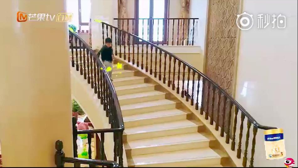 Cuộc sống giàu sang, đầy đủ bậc nhất của quý tử nhà Huỳnh Thánh Y và hệ lụy không ngờ - Ảnh 14. Cuộc sống giàu sang, đầy đủ bậc nhất của quý tử nhà Huỳnh Thánh Y và hệ lụy không ngờ - Ảnh 14.