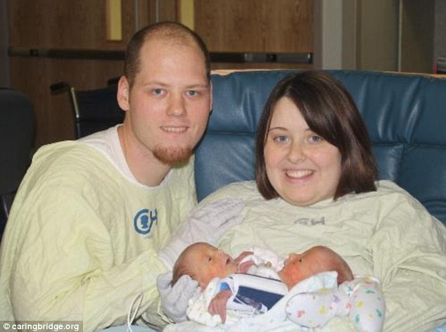 Chưa hết vui mừng vì biết mang thai đôi, bà mẹ lại sốc khi nhìn thấy ảnh siêu âm nhưng vẫn quyết tâm giữ con - Ảnh 3.