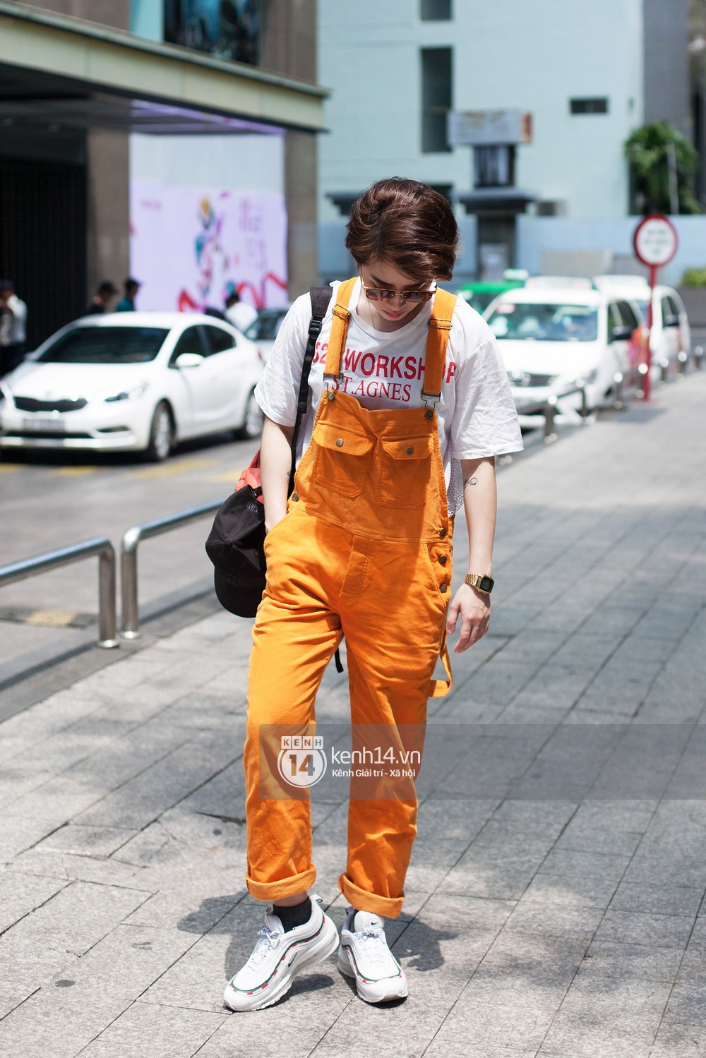 Street style 2 miền: miền Nam tràn ngập màu sắc, miền Bắc tuyền một gam đen nhưng cùng phát cuồng vì waist bag - Ảnh 7. Street style 2 miền: miền Nam tràn ngập màu sắc, miền Bắc tuyền một gam đen nhưng cùng phát cuồng vì waist bag - Ảnh 7.