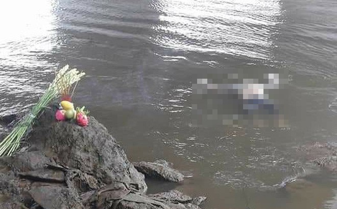 Tìm thấy thi thể thiếu nữ 19 tuổi bỏ lại hai em nhỏ trên cầu, gieo mình xuống sông Sài Gòn - Ảnh 1.