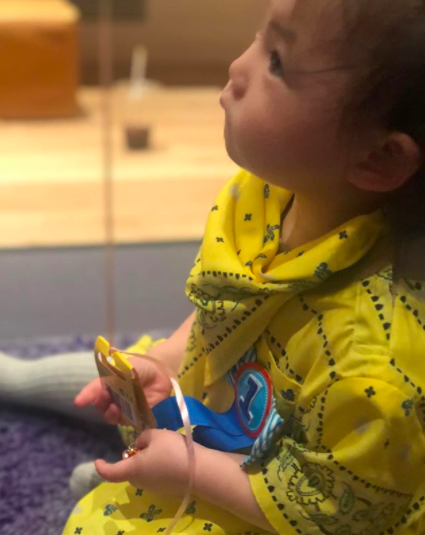 Trần Qu&aacute;n Hy c&ugrave;ng bạn g&aacute;i Tần Thư Bồi mặc &aacute;o đ&ocirc;i, tưng bừng tổ chức sinh nhật 1 tuổi con g&aacute;i cưng - Ảnh 7.