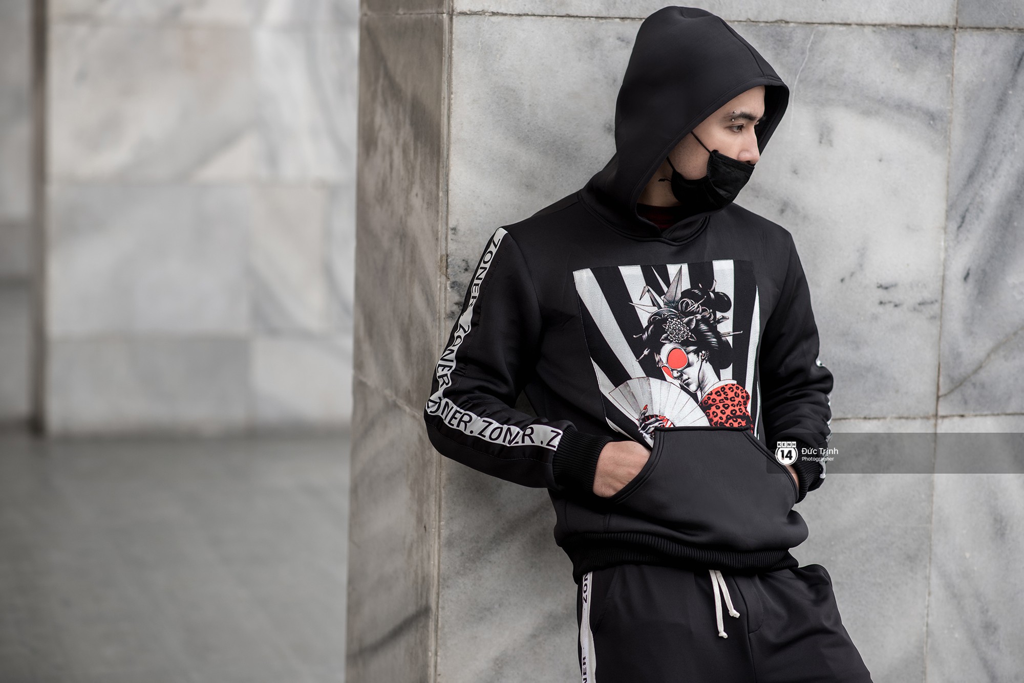 Street style 2 miền: miền Nam tràn ngập màu sắc, miền Bắc tuyền một gam đen nhưng cùng phát cuồng vì waist bag - Ảnh 15. Street style 2 miền: miền Nam tràn ngập màu sắc, miền Bắc tuyền một gam đen nhưng cùng phát cuồng vì waist bag - Ảnh 15.