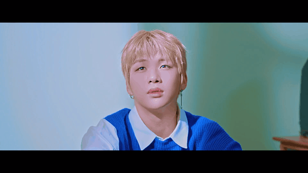 MV mới của Wanna One: Trai đẹp xuất sắc, nhạc hay miễn chê - Ảnh 2.