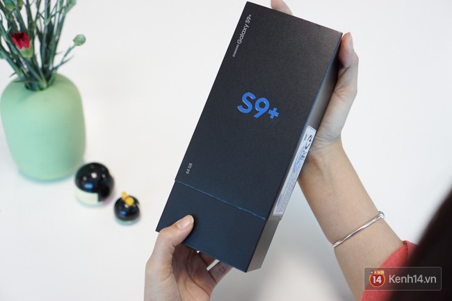 Đập hộp Galaxy S9+ m&agrave;u T&iacute;m Lilac mới keng, m&oacute;n qu&agrave; cực đỉnh d&agrave;nh cho c&aacute;c chị em đầu xu&acirc;n n&agrave;y - Ảnh 3.