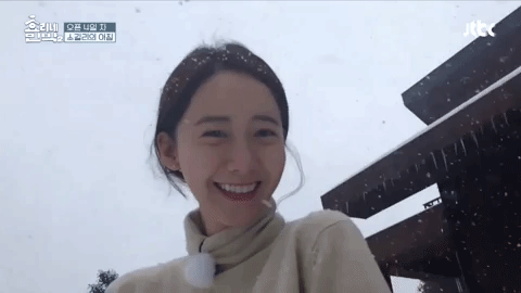Yoona (SNSD) quay clip chơi chơi dưới tuyết mà cũng đẹp xuất sắc! - Ảnh 4.
