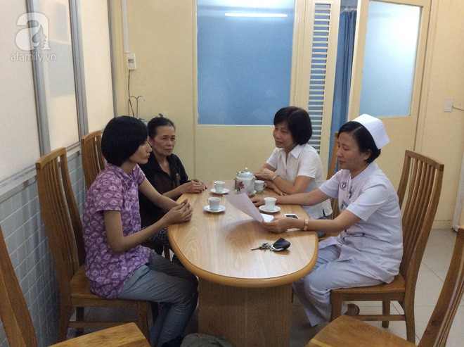 Người phụ nữ mù tự tìm đường …
