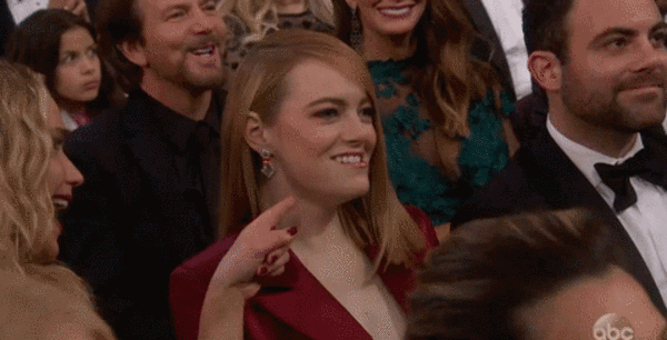 Đã là bạn thân, thì đến lễ trao giải Oscar cũng chẳng ngại chọc quê nhau như Jennifer Lawrence và Emma Stone - Ảnh 1.